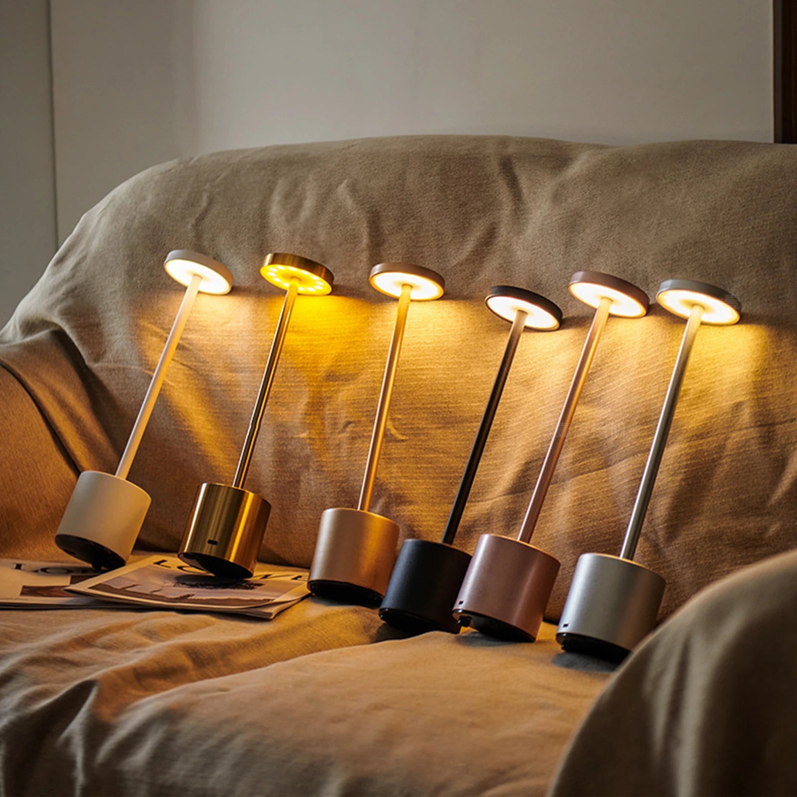Lampe De Table LED Tactile Rechargeable – Éclairage Pratique Et Moderne