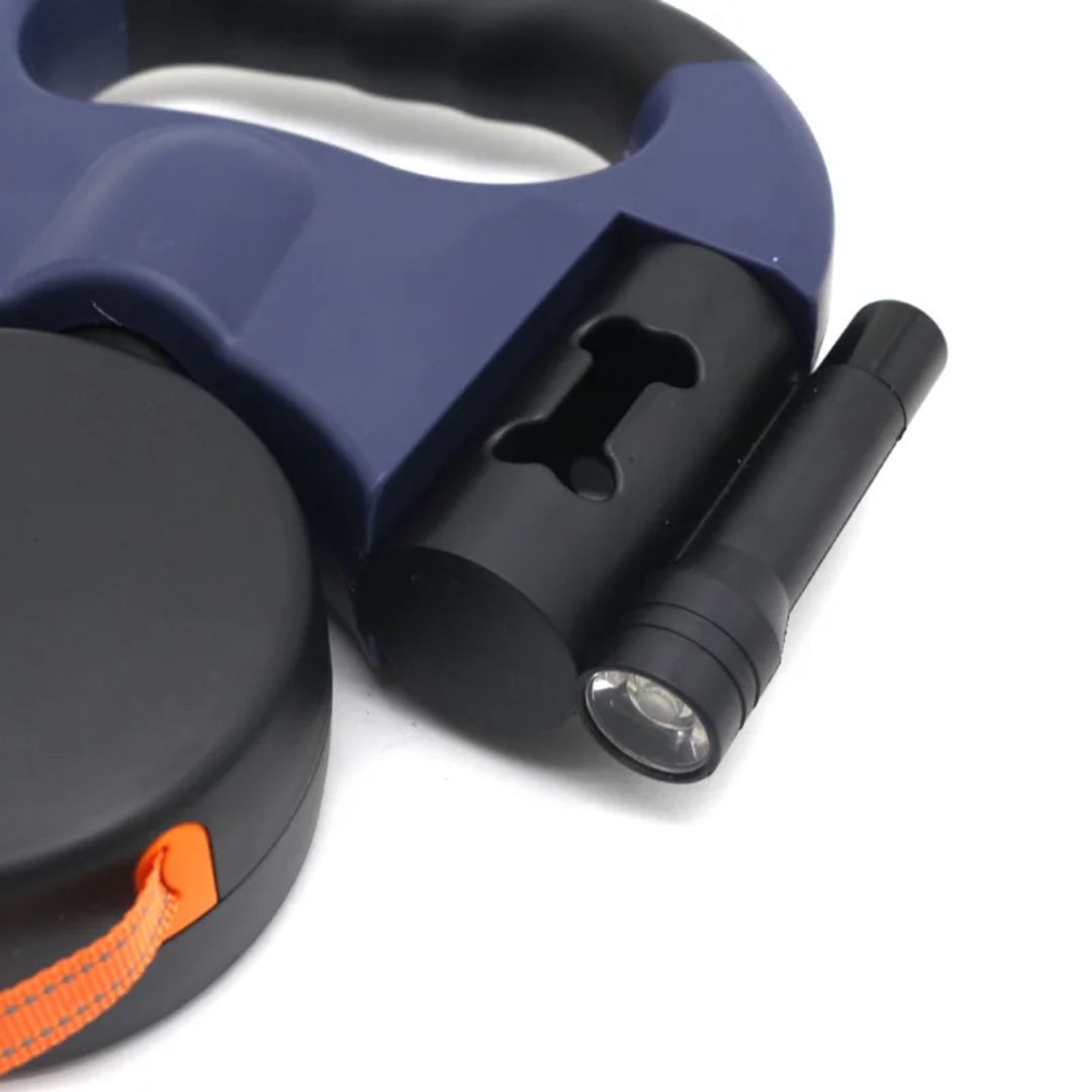 Lesa retractabilă pentru câini – cu lampă LED și distribuitor de saci