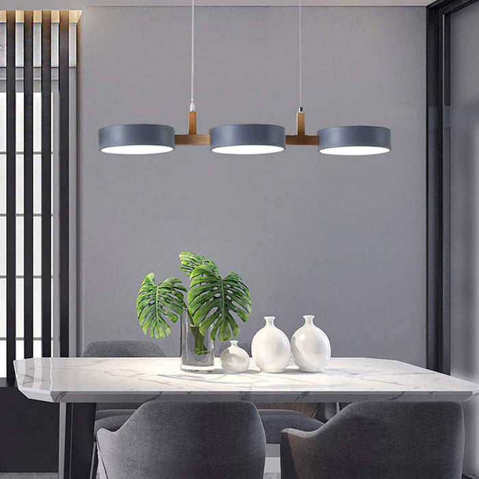 Moderne Hengende Lampe I Metall – Elegant Design Og Trendy Belysning