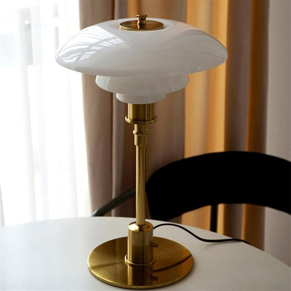 LED Bordlampe i Skandinavisk Stil – Myk og Moderne Belysning 