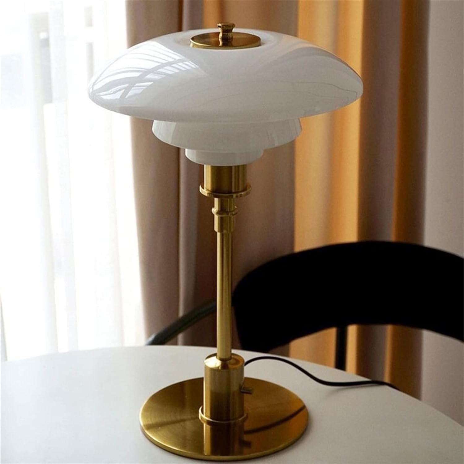 Lampa stołowa LED w stylu skandynawskim – miękkie i nowoczesne światło 