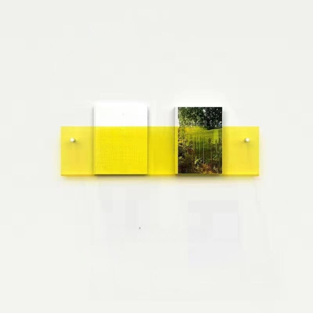 Raft de perete pentru reviste transparent – Design elegant și modern 
