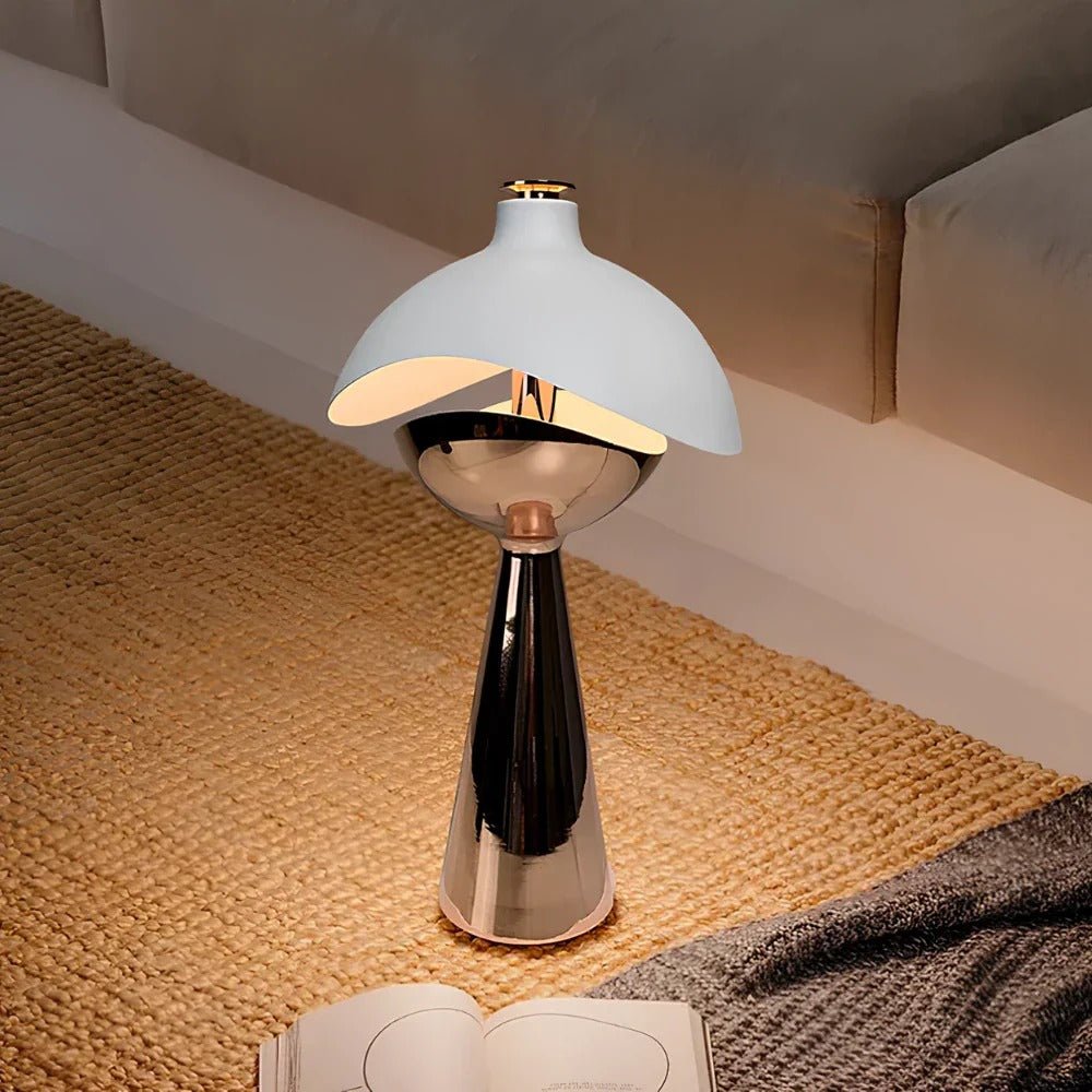 Lámpara De Mesa Esculpida – Elegancia Y Originalidad 