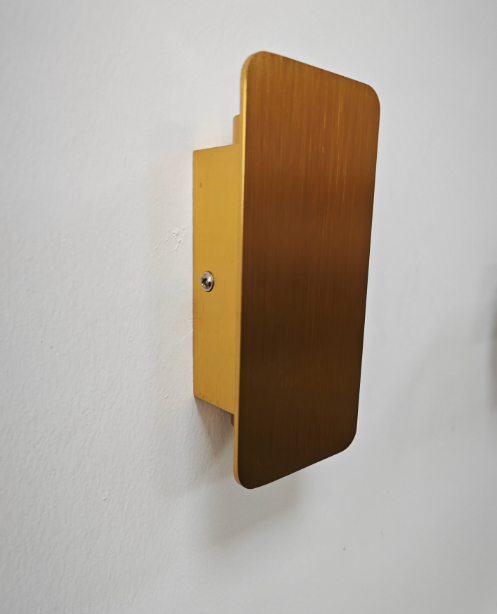 Minimalista LED Fali Lámpa – Finom Fény és Kortárs Vonal 