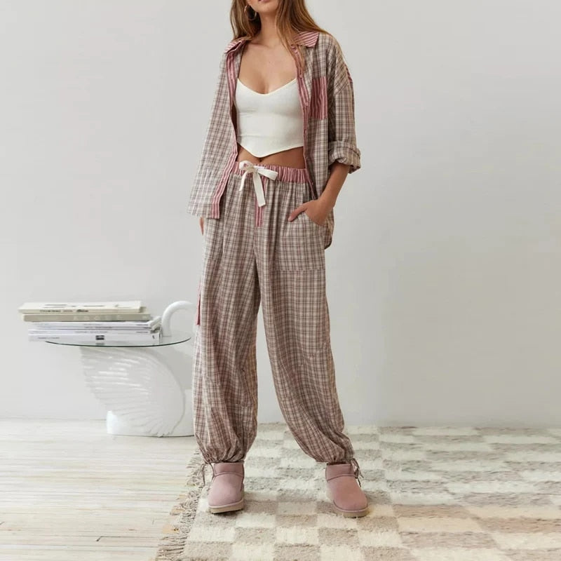 Charlotte | Pijama Confortável Chic À Riscas e Xadrez 
