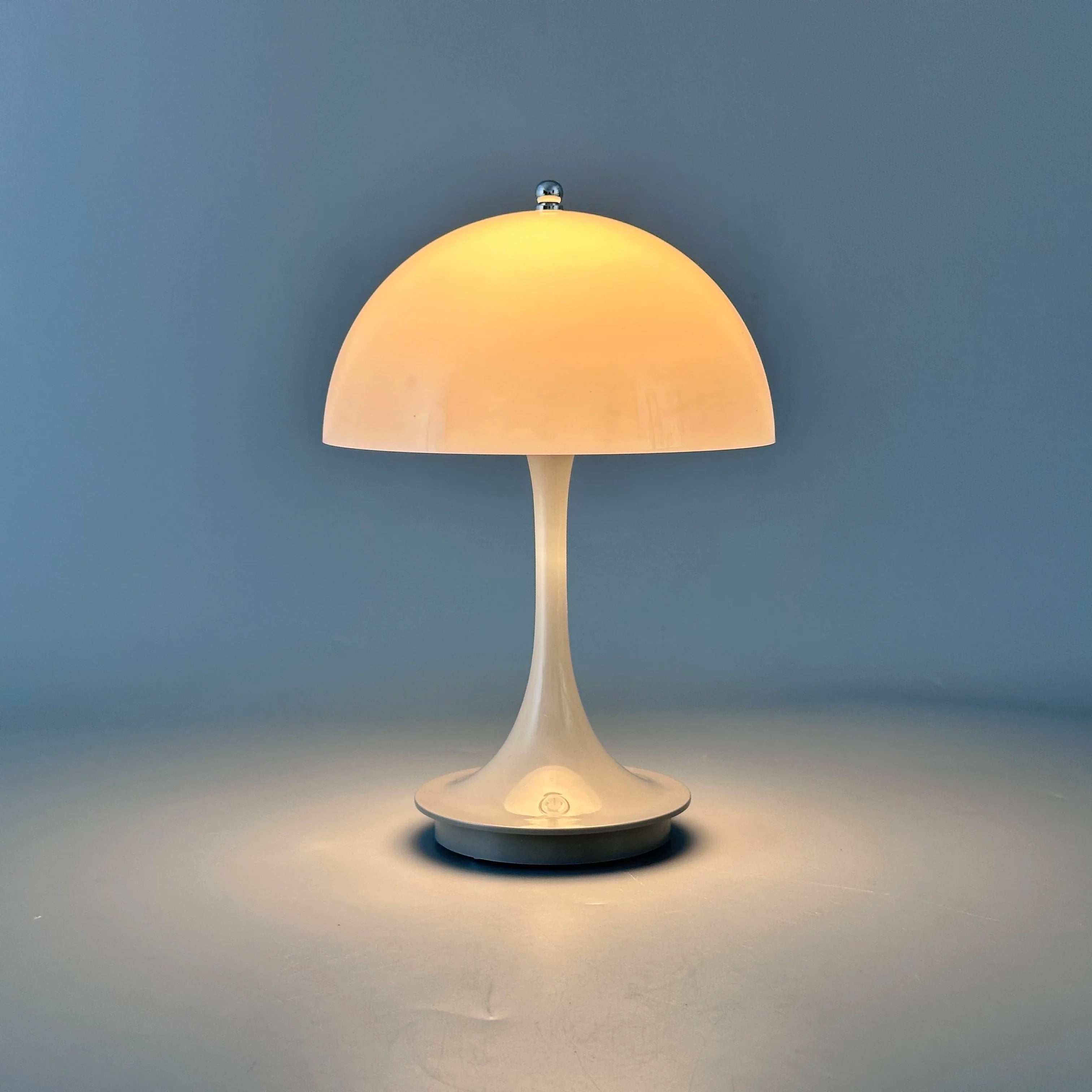 Lampe De Table LED – Rechargeable Et Éclairage À Trois Niveaux