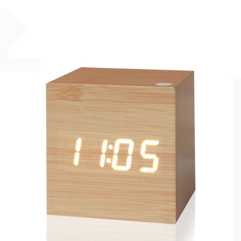 Ceas Digital Cub – Design Minimalist și Afișaj LED 