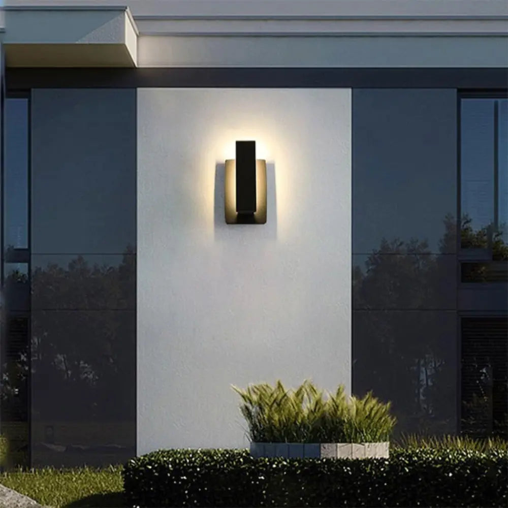 Candeeiro de parede exterior resistente a IP65 - Solidez e modernidade