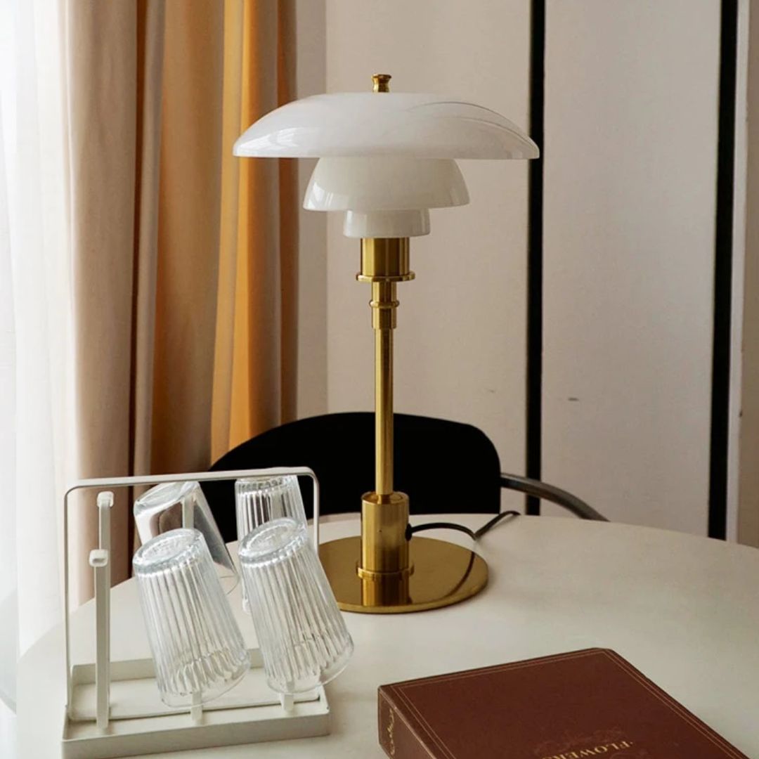 LED Bordlampe i Skandinavisk Stil – Myk og Moderne Belysning 