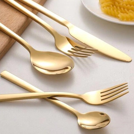 Set di Posate Completo – Pezzi Eleganti per una Tavola Raffinata 