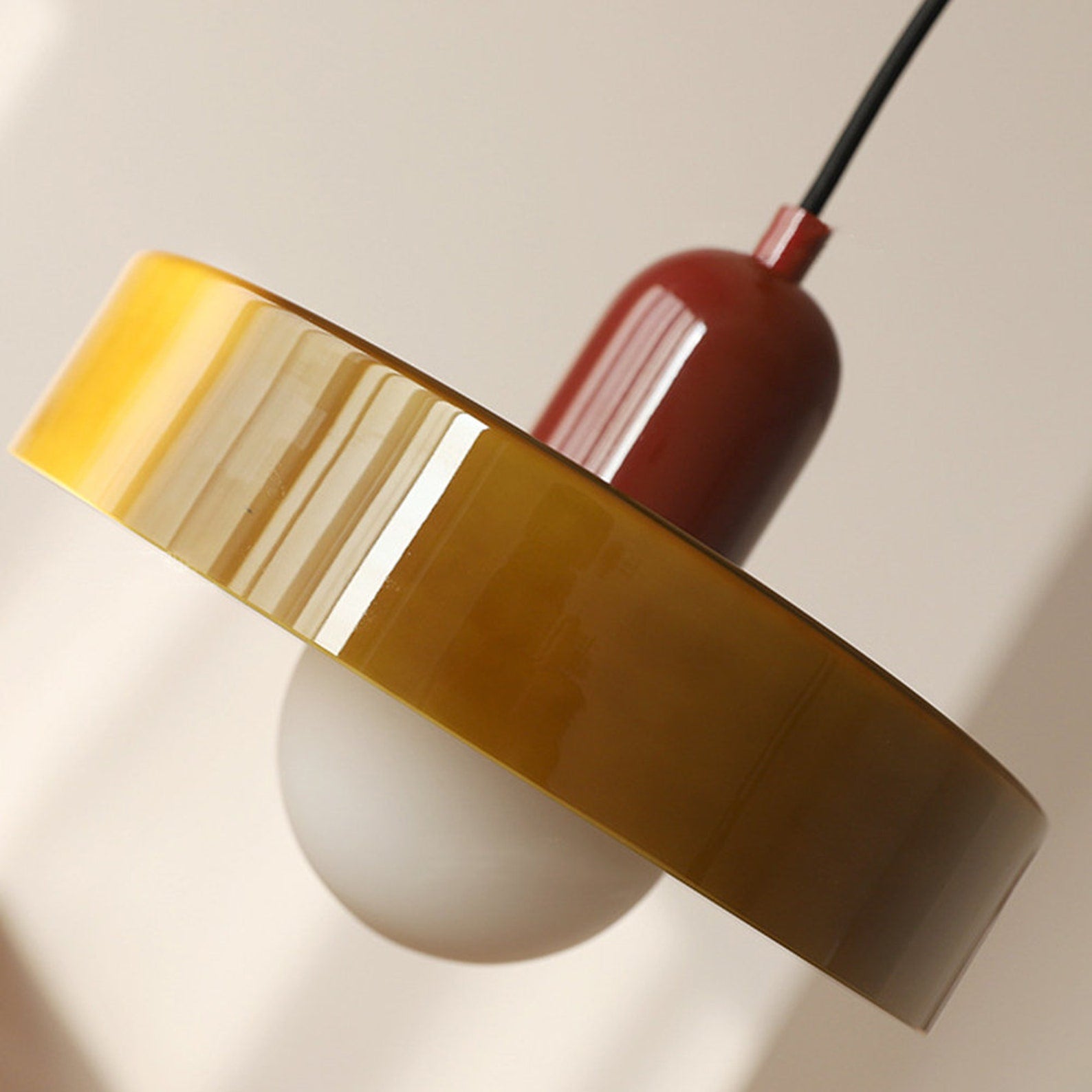 Sospensione In Vetro Colorato – Sublima I Tuoi Spazi Con Stile 