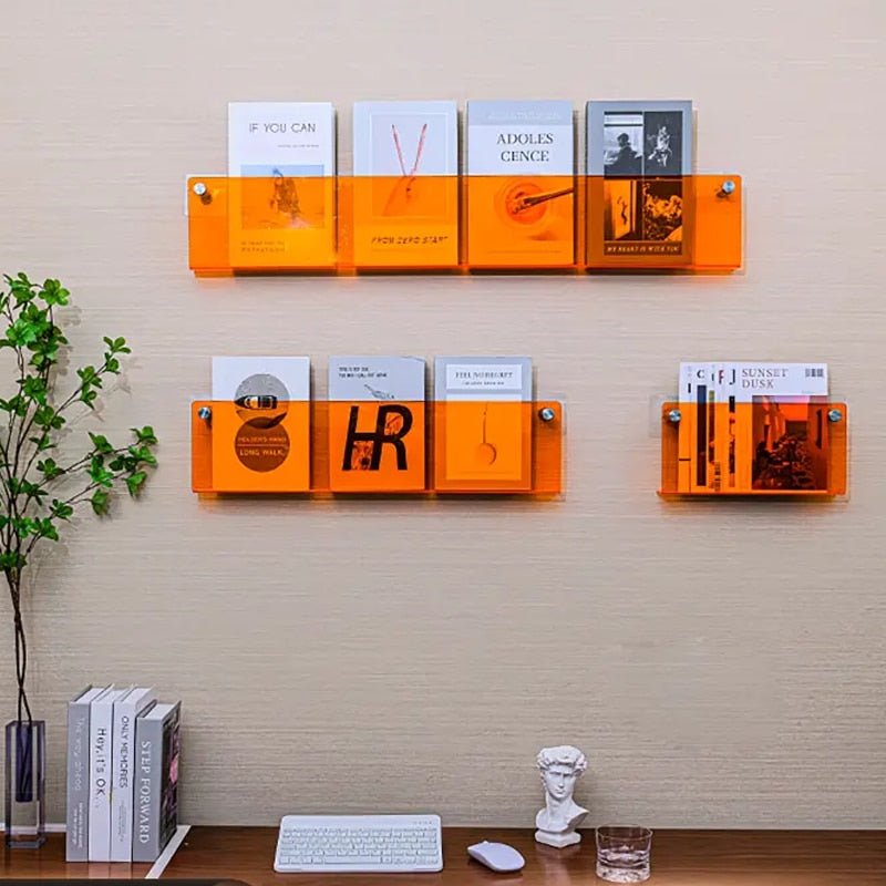 Vegghylle med magasinholder i klart design – Chic og moderne design 