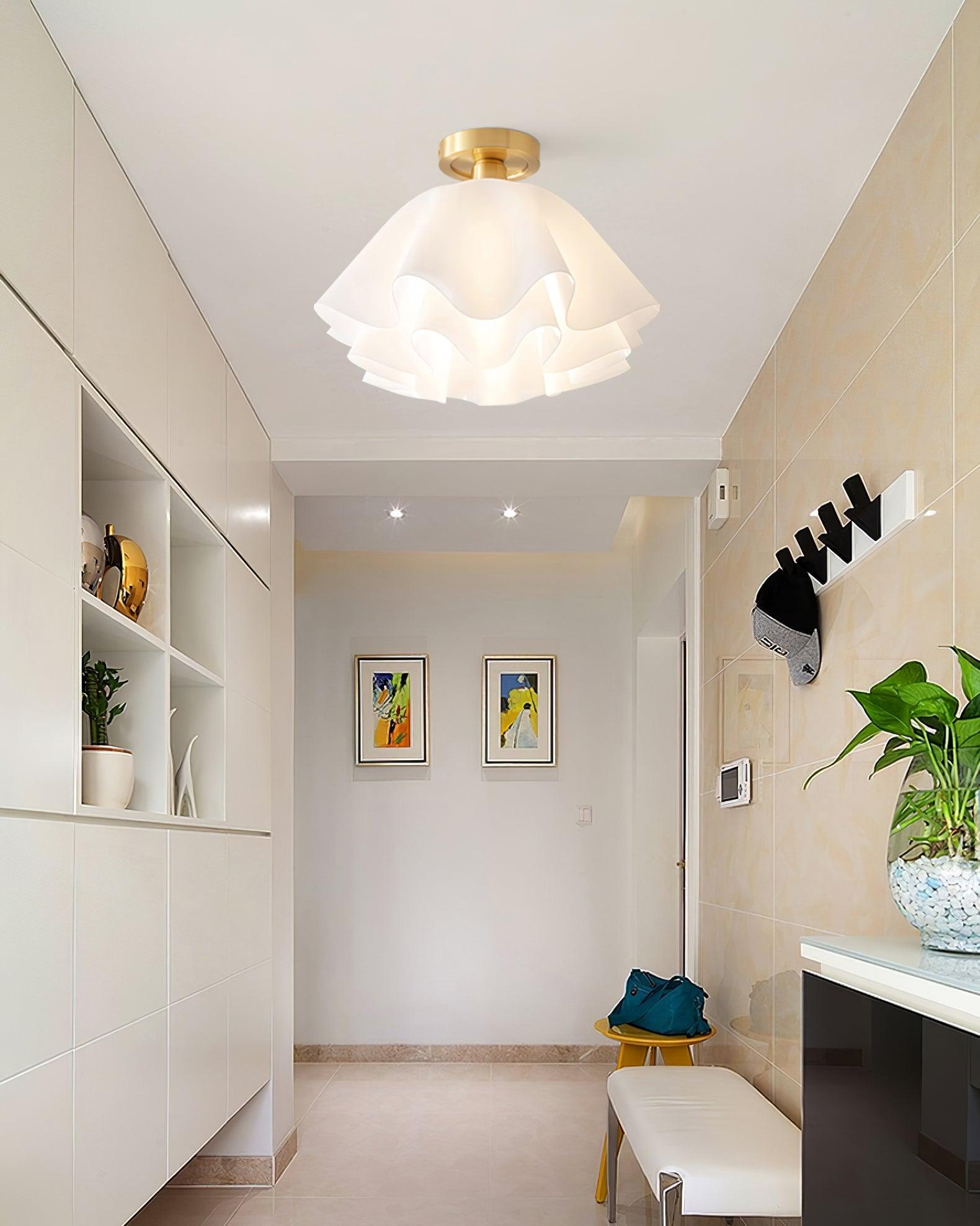 Plafonier Modern Elegant – Iluminare Rafinat și Ambianță Caldă 