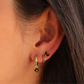 Ensemble Ohrringe und Piercings – Vielseitigkeit und subtile Brillanz 