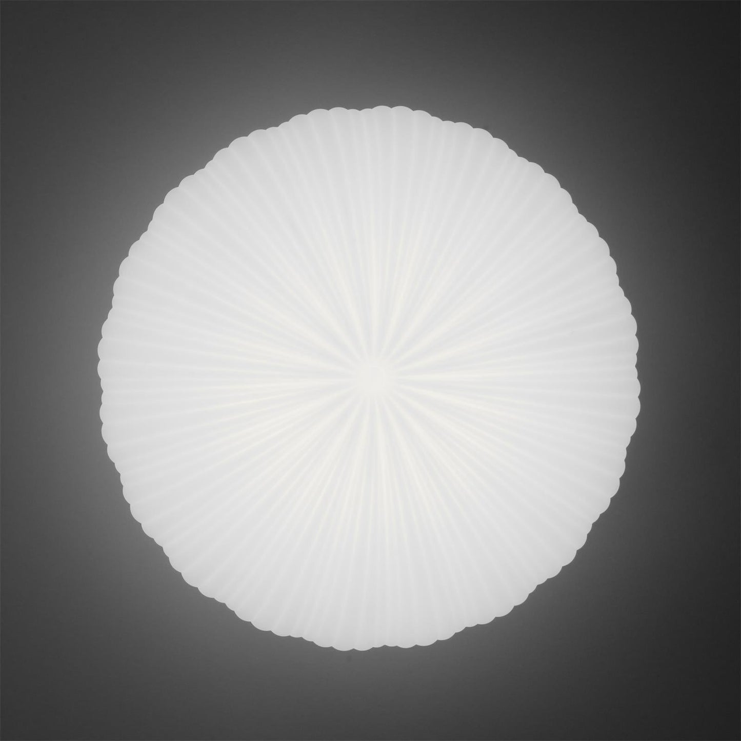 Elegant moderne loftlampe – justerbart lys og personlig atmosfære 
