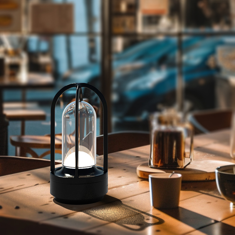 Bezdrátová stolní lampa — moderní osvětlení 