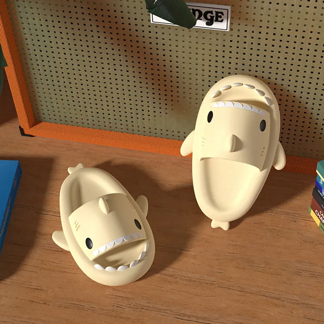 サメサンダル – 楽しさと快適さのスタイル 