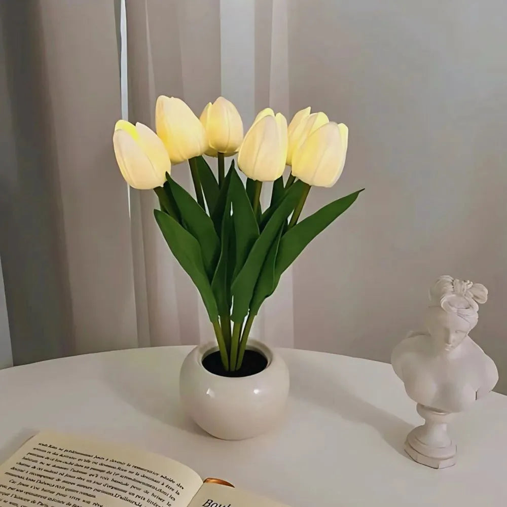Dekorativ Lampe Tulipan – Varm og Raffinert Atmosfære 